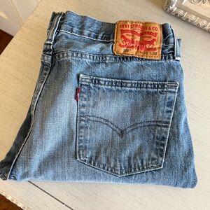Levi Strauss & Co. Men’s 514 Jeans. W33 L32.